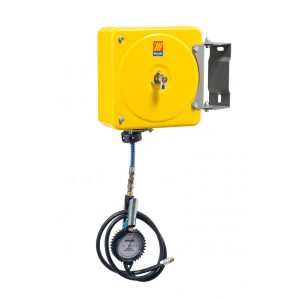 Enrrollador carenado orientable para inflar neumáticos